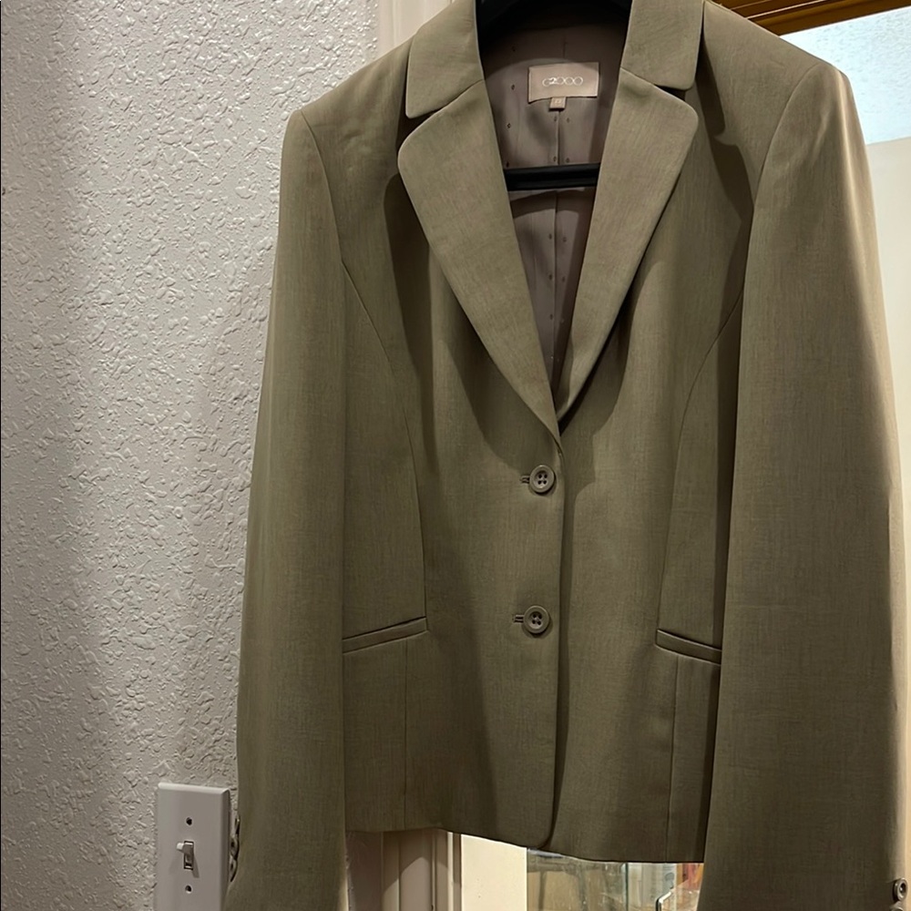 Local European Taupe Women's Blazer